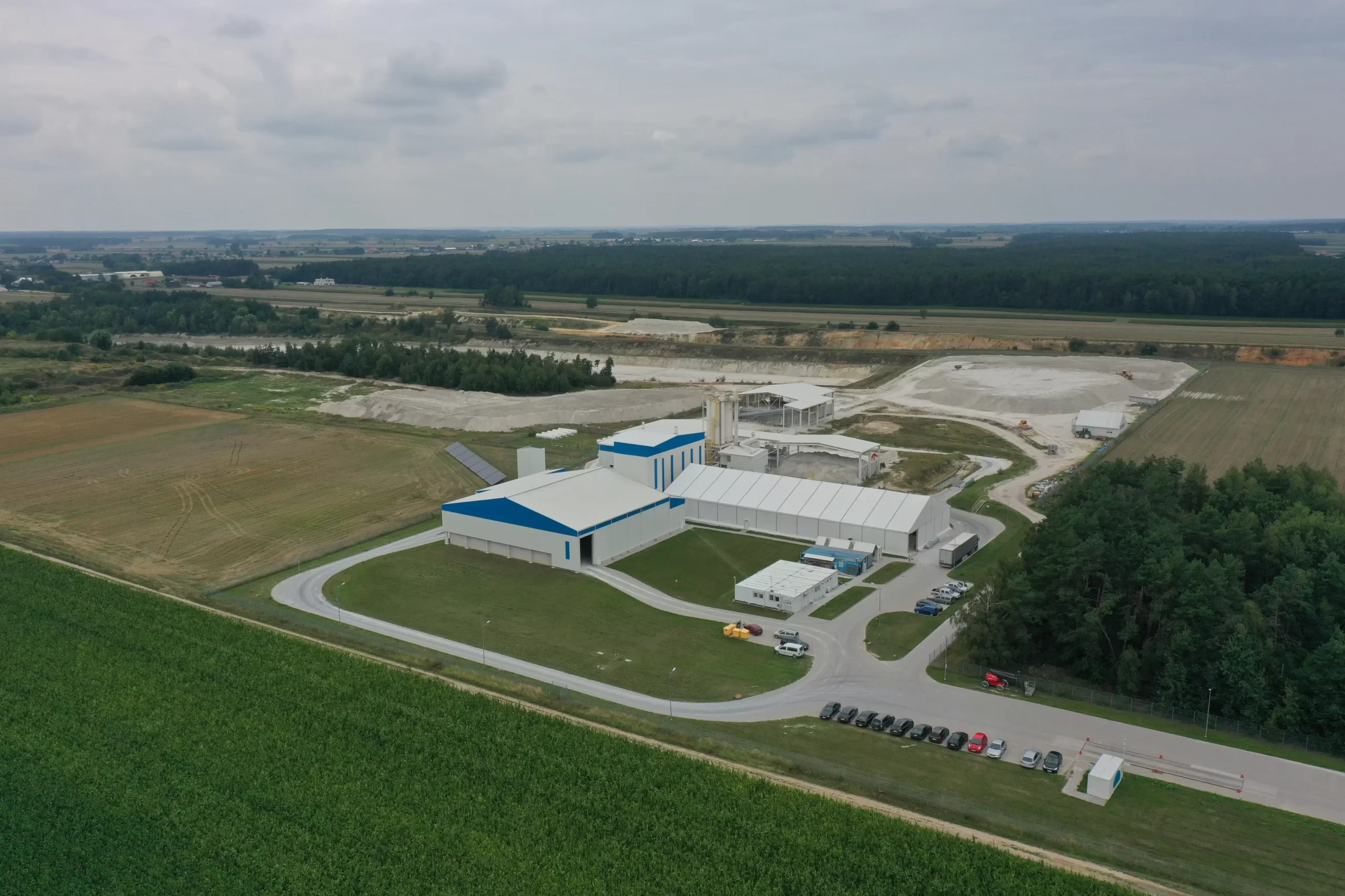 Zakład przemysłowy w starej kornicy