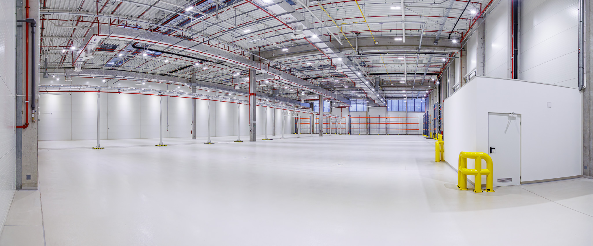 wnętrze hali magazynowej w Piekarach Śląskich